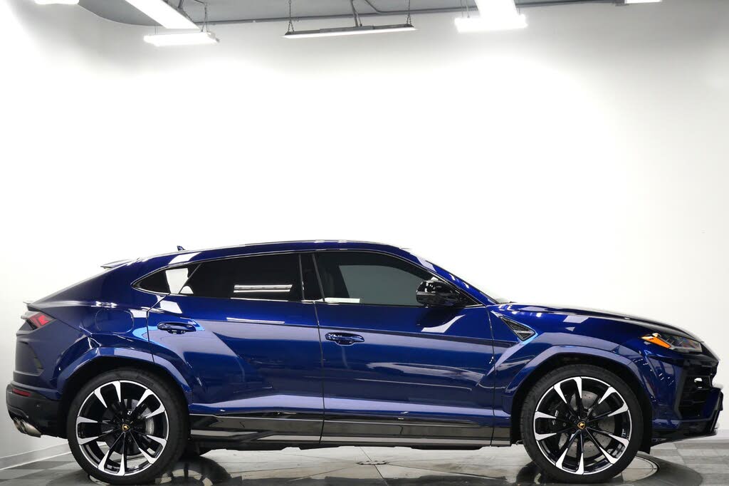 2022 Lamborghini Urus AWD