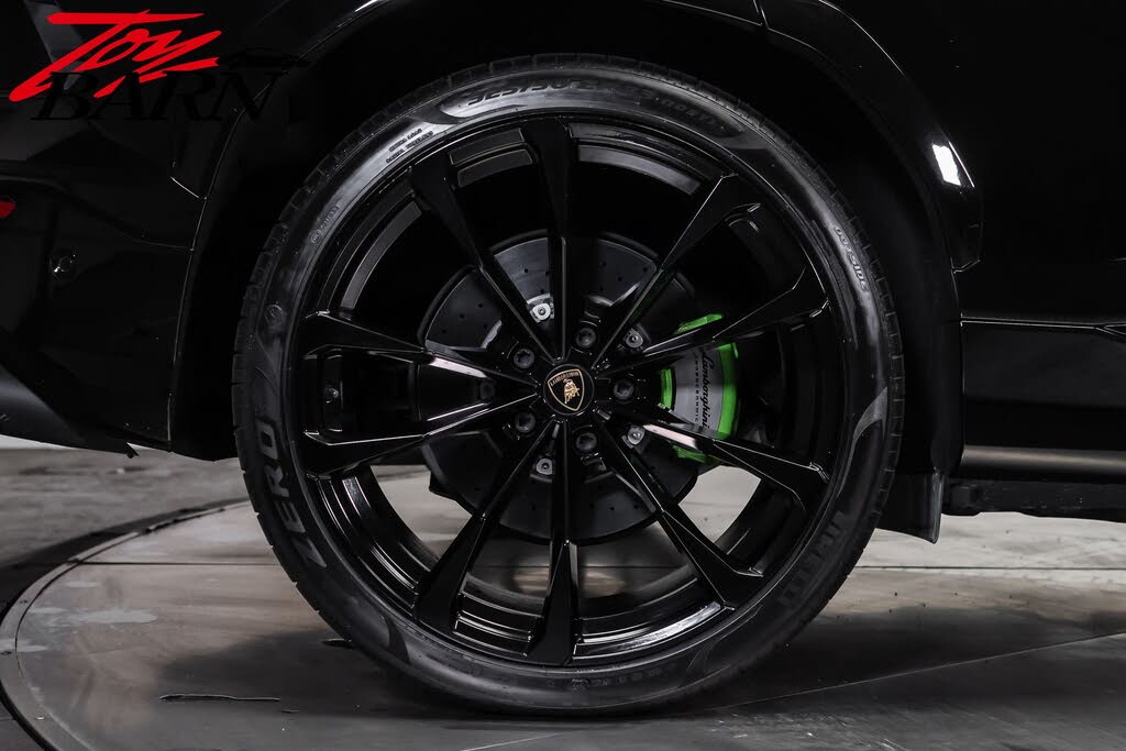 2022 Lamborghini Urus AWD