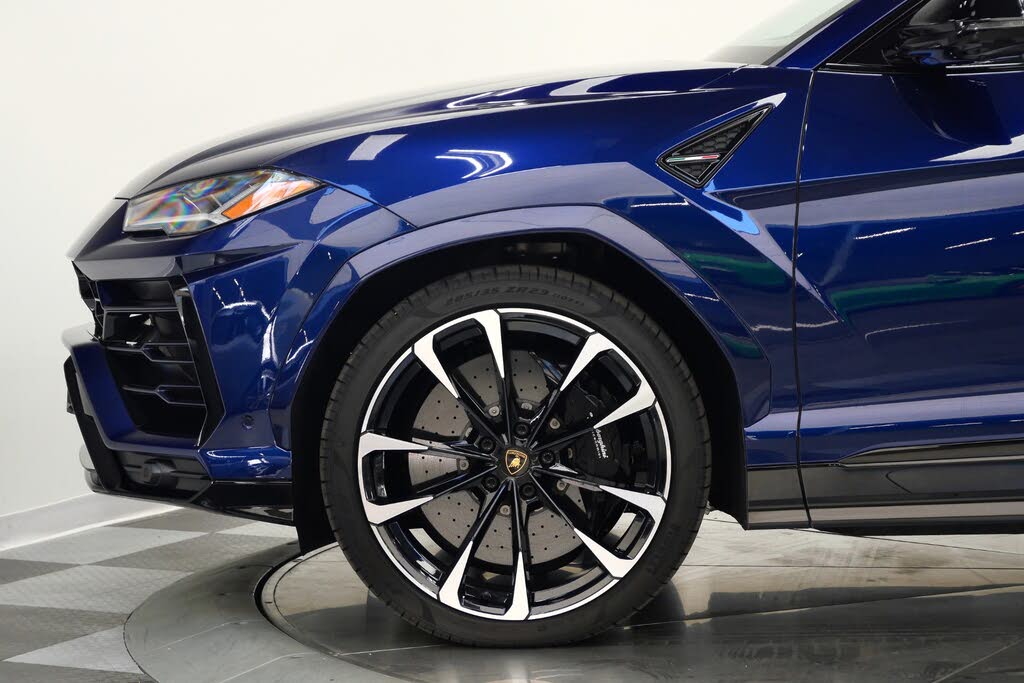2022 Lamborghini Urus AWD