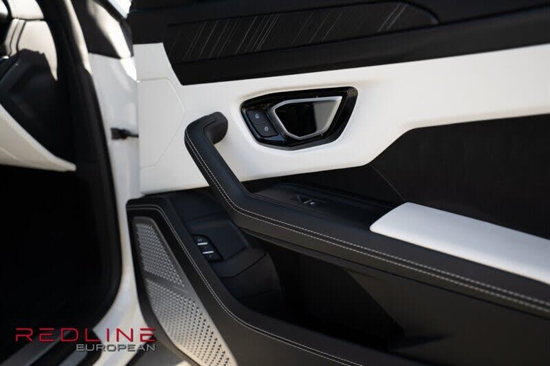 2022 Lamborghini Urus AWD