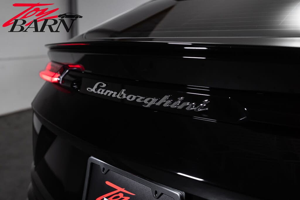2022 Lamborghini Urus AWD