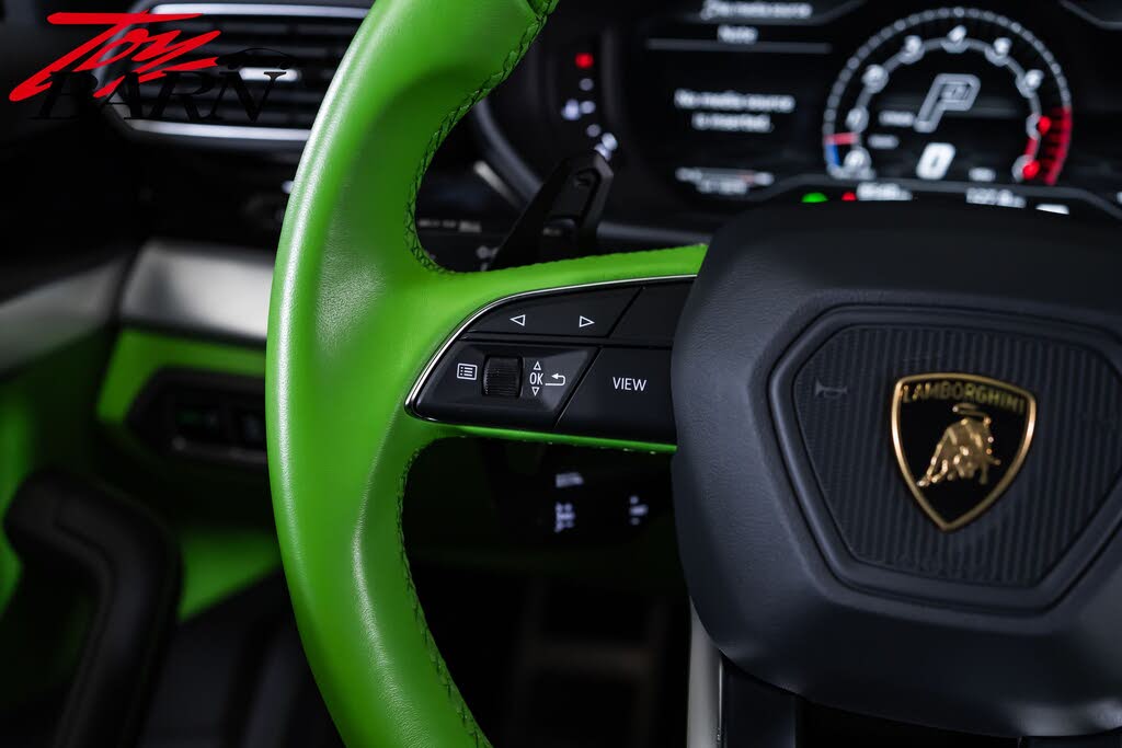 2022 Lamborghini Urus AWD