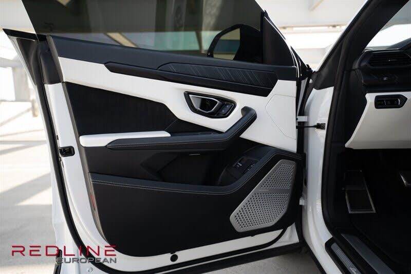 2022 Lamborghini Urus AWD