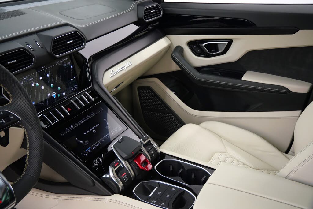 2022 Lamborghini Urus AWD