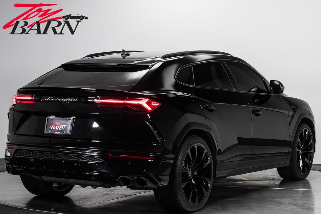 2022 Lamborghini Urus AWD