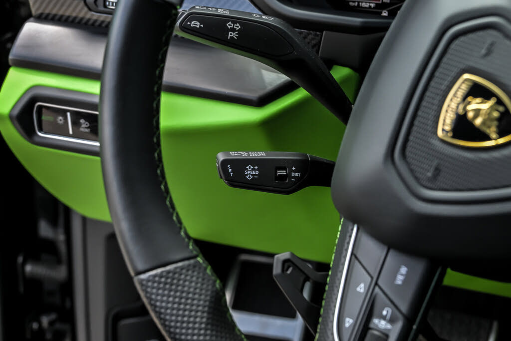 2022 Lamborghini Urus AWD