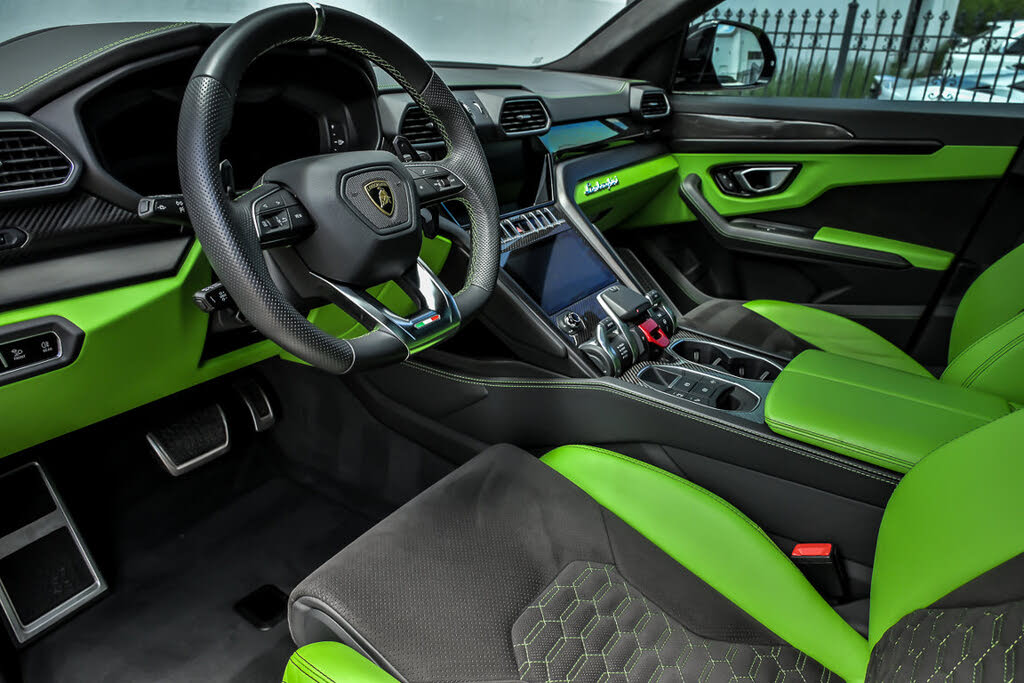 2022 Lamborghini Urus AWD