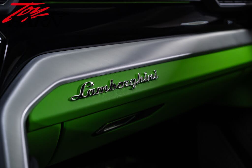 2022 Lamborghini Urus AWD