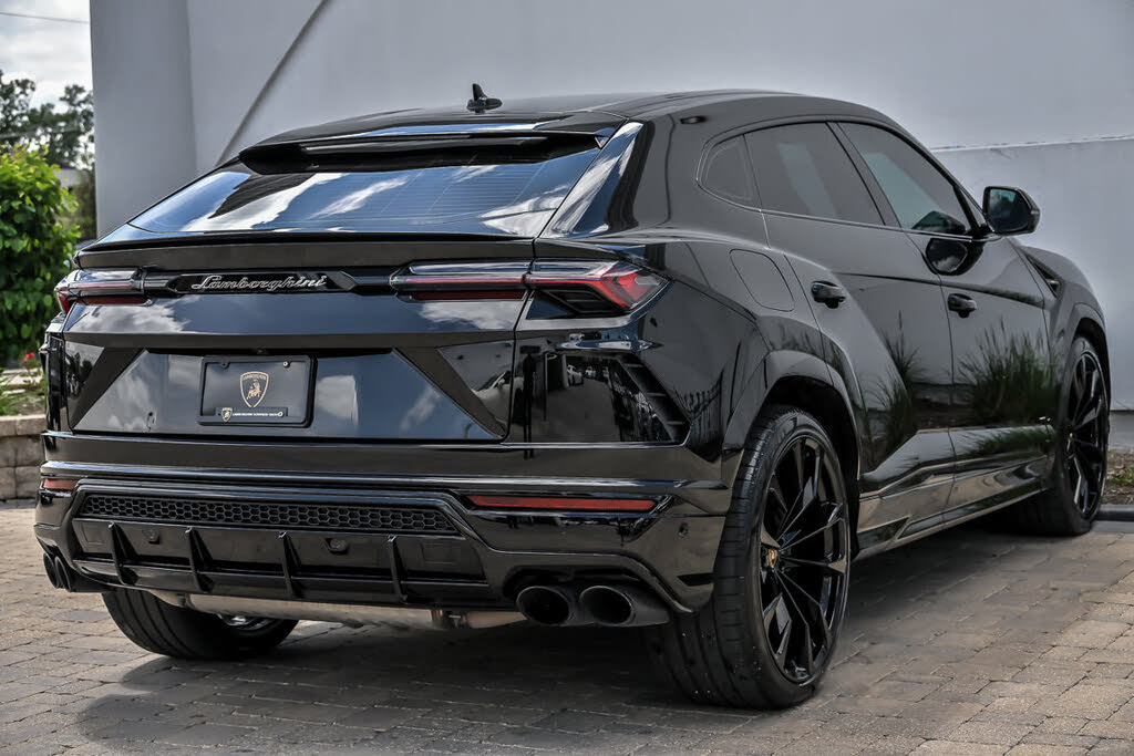 2022 Lamborghini Urus AWD