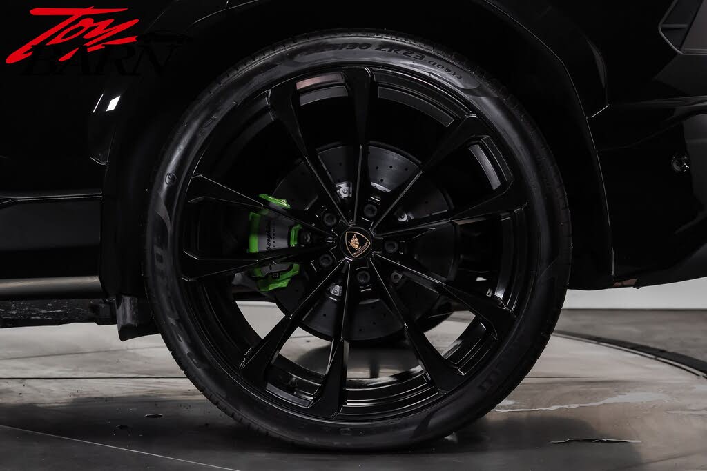 2022 Lamborghini Urus AWD