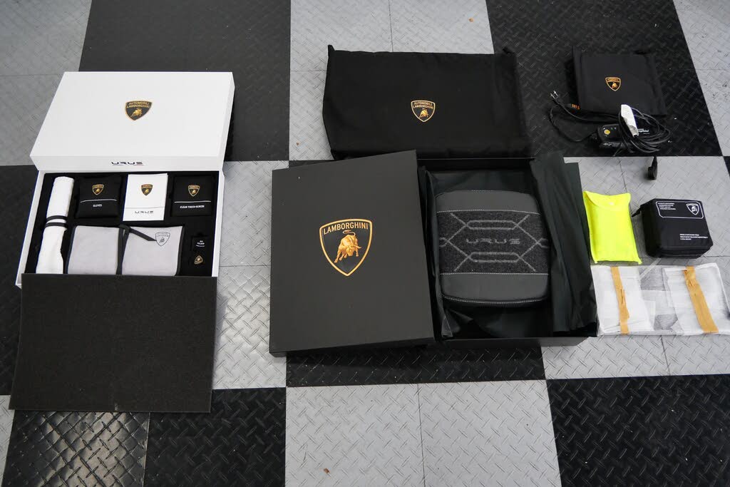 2022 Lamborghini Urus AWD