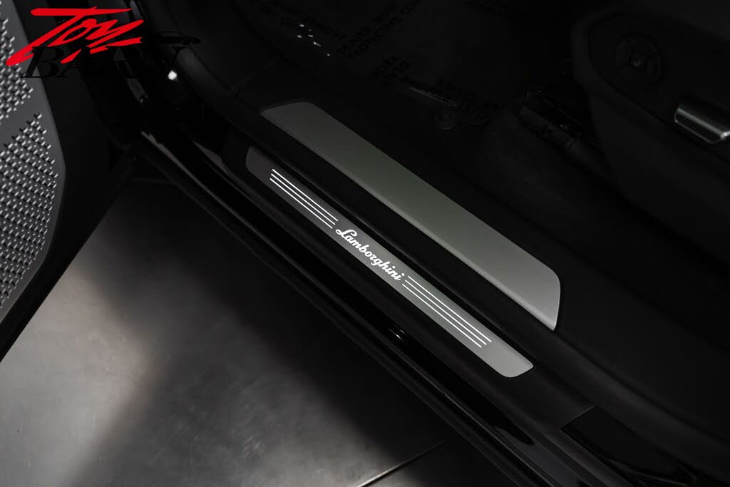 2022 Lamborghini Urus AWD