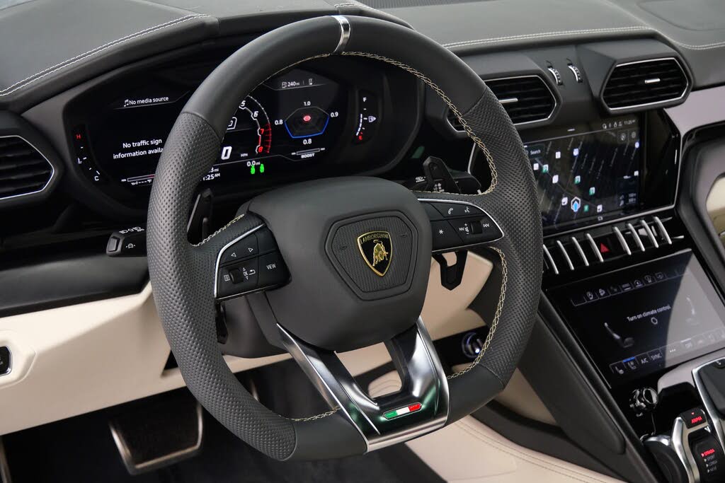 2022 Lamborghini Urus AWD