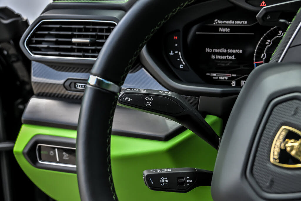 2022 Lamborghini Urus AWD