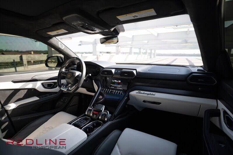 2022 Lamborghini Urus AWD
