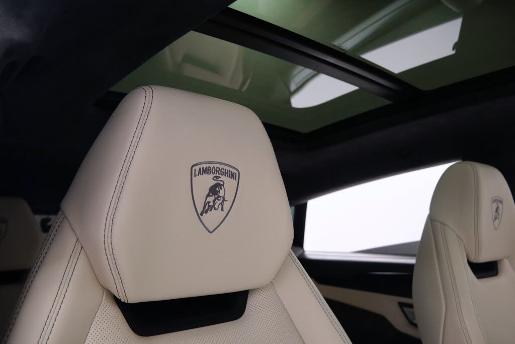 2022 Lamborghini Urus AWD
