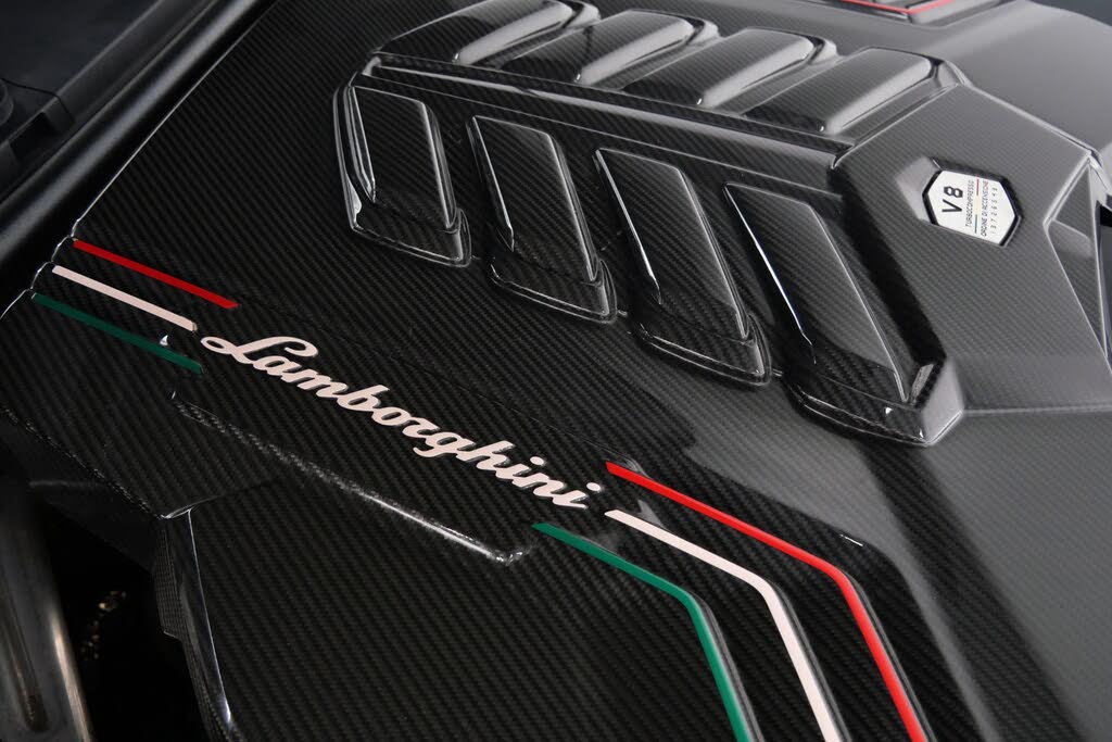 2022 Lamborghini Urus AWD