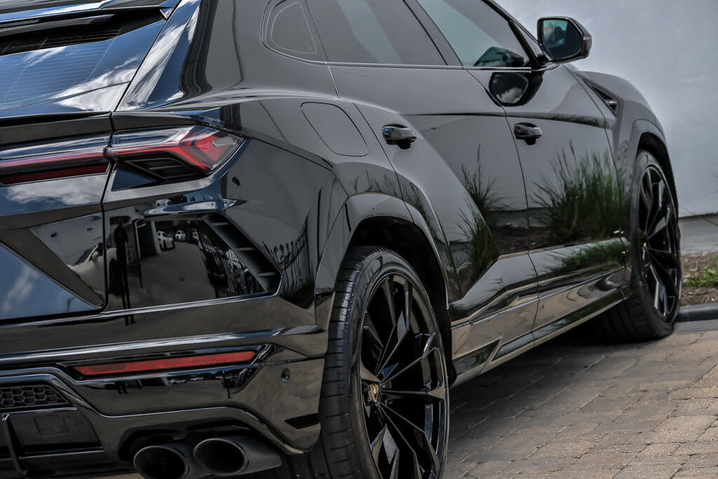 2022 Lamborghini Urus AWD