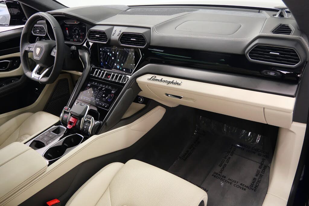 2022 Lamborghini Urus AWD