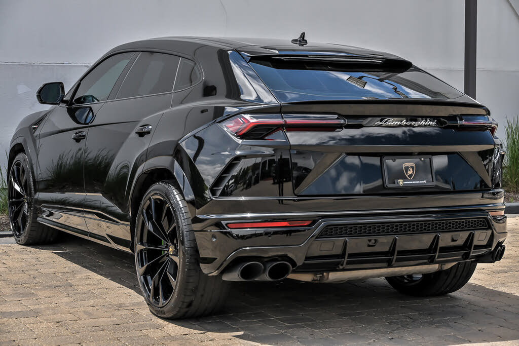 2022 Lamborghini Urus AWD
