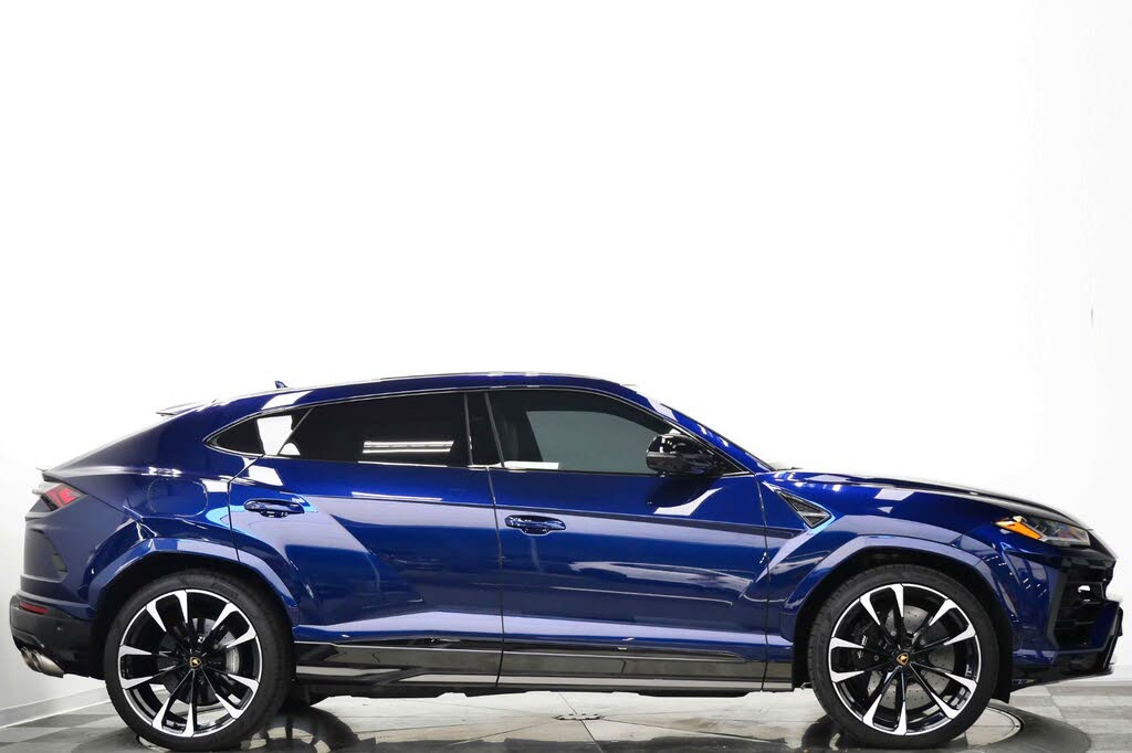 2022 Lamborghini Urus AWD