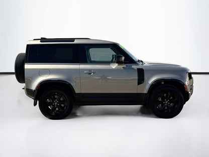 2022 Land Rover Defender 90 X-Dynamic SE AWD