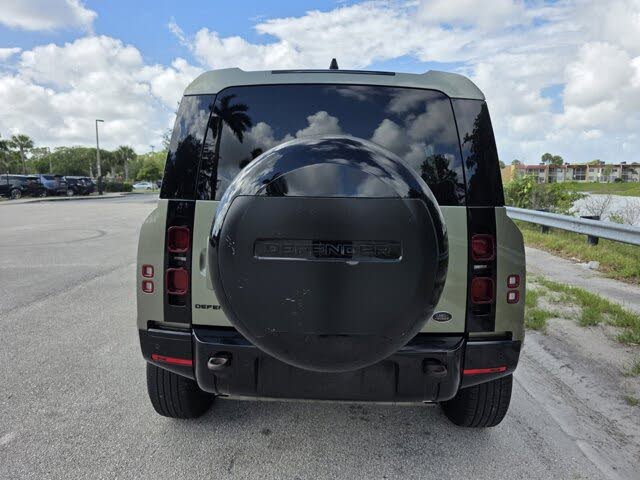2022 Land Rover Defender 110 X-Dynamic SE AWD