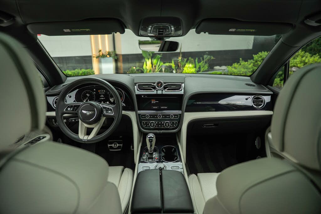 2023 Bentley Bentayga Azure V8 AWD