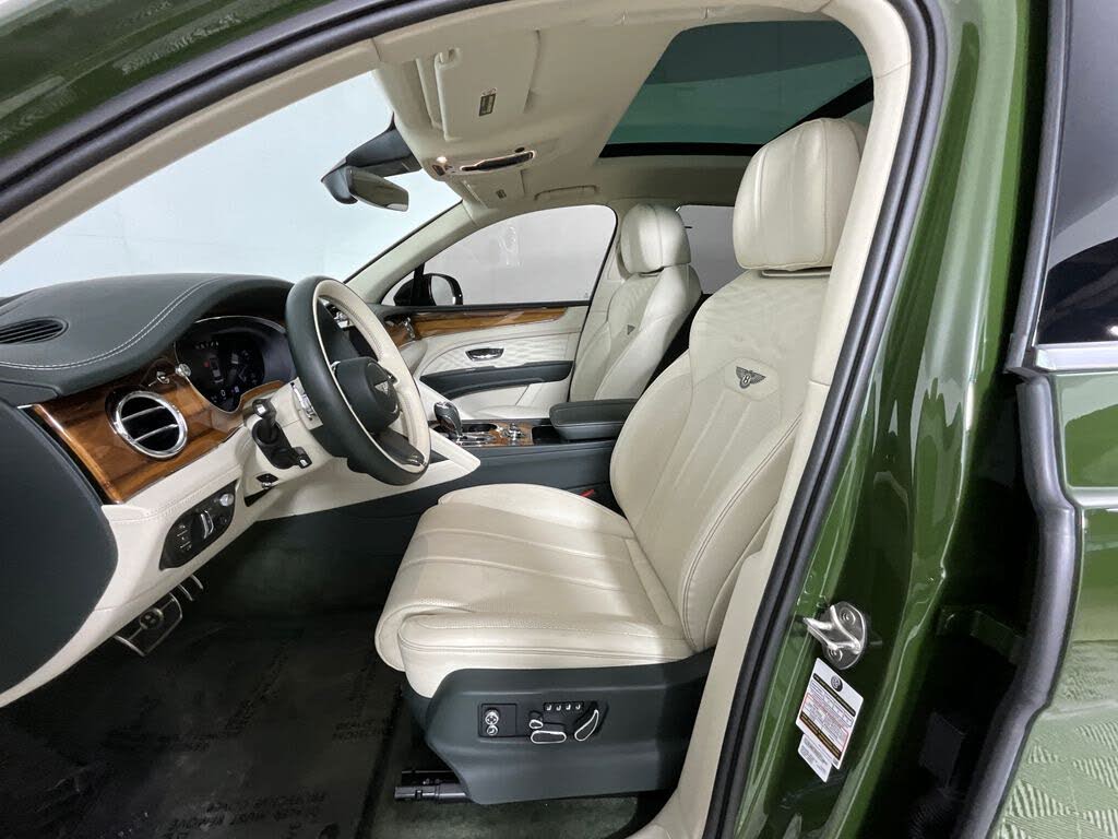 2023 Bentley Bentayga Azure V8 AWD