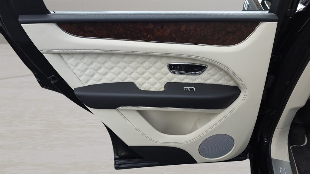 2023 Bentley Bentayga Azure V8 AWD