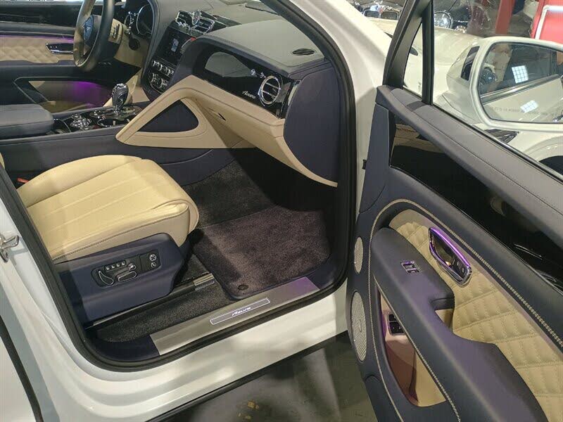 2023 Bentley Bentayga V8 AWD