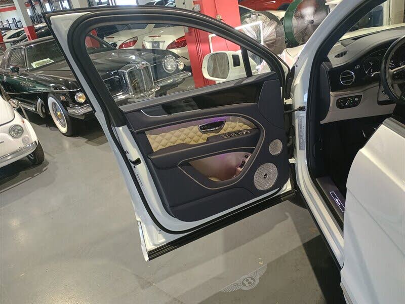 2023 Bentley Bentayga V8 AWD