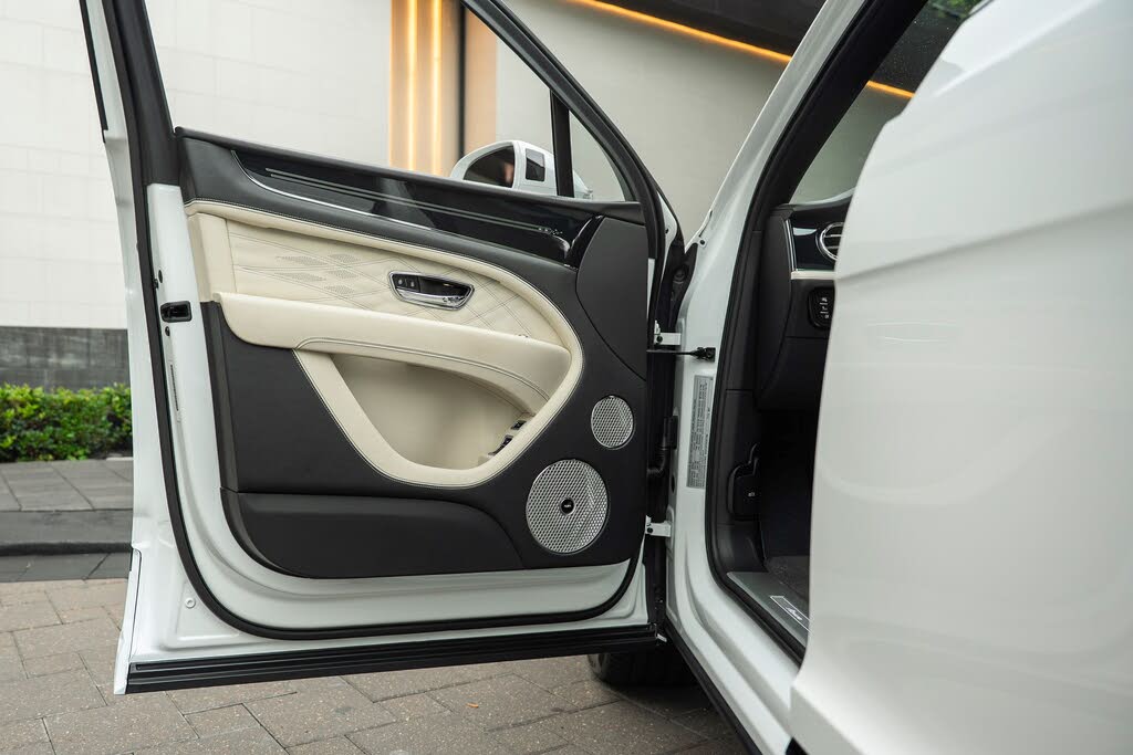 2023 Bentley Bentayga Azure V8 AWD