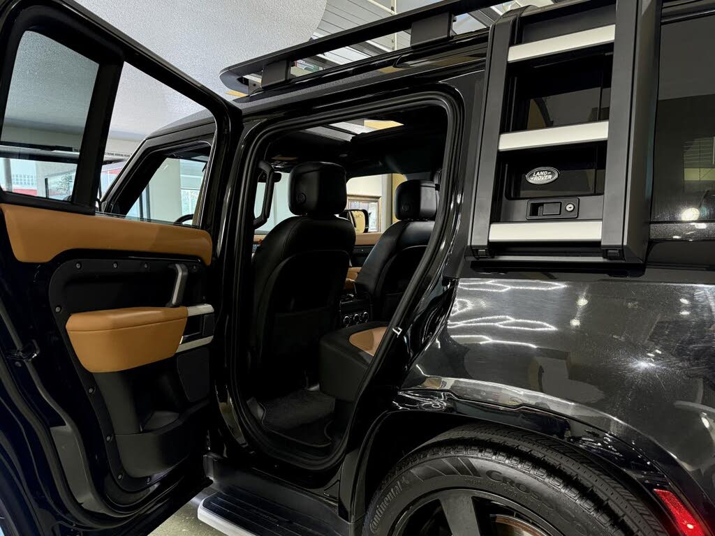 2023 Land Rover Defender 110 X-Dynamic SE AWD