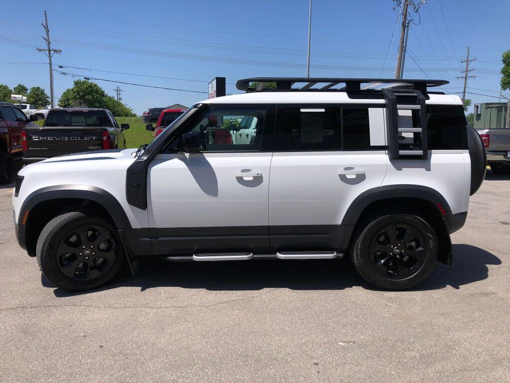 2023 Land Rover Defender 110 SE AWD