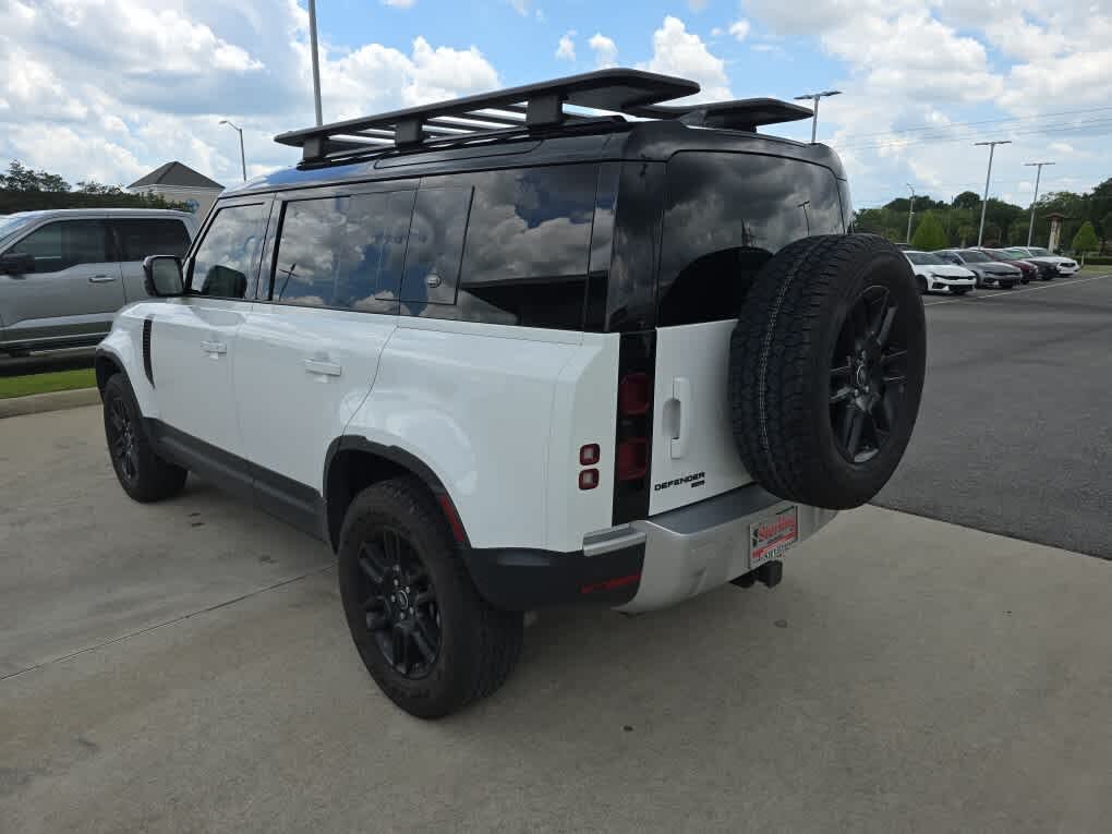 2023 Land Rover Defender 110 SE AWD
