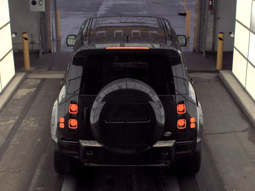 2023 Land Rover Defender 110 X-Dynamic SE AWD