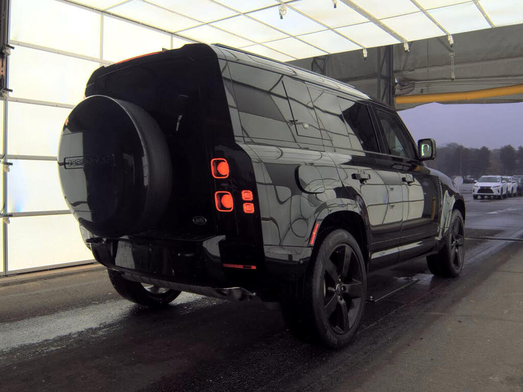2023 Land Rover Defender 110 X-Dynamic SE AWD