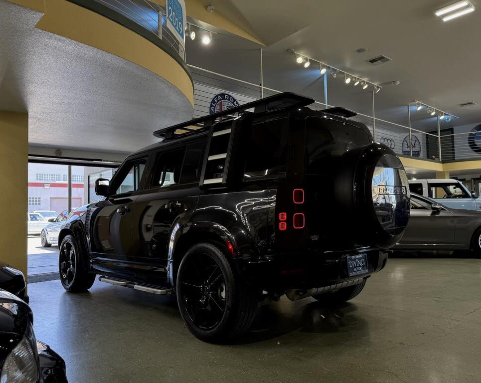 2023 Land Rover Defender 110 X-Dynamic SE AWD