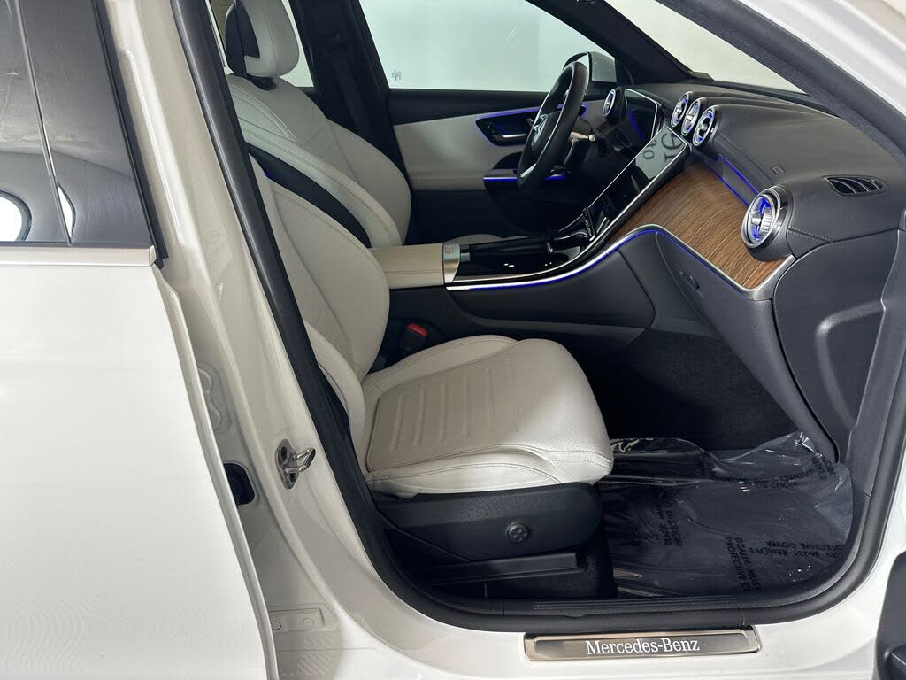 2023 Mercedes-Benz GLC 300 RWD