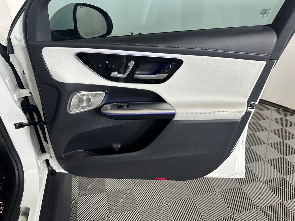 2023 Mercedes-Benz GLC 300 RWD