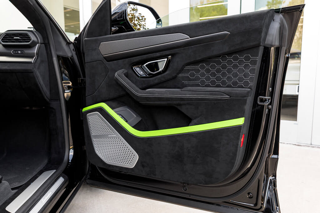 2024 Lamborghini Urus Performante AWD