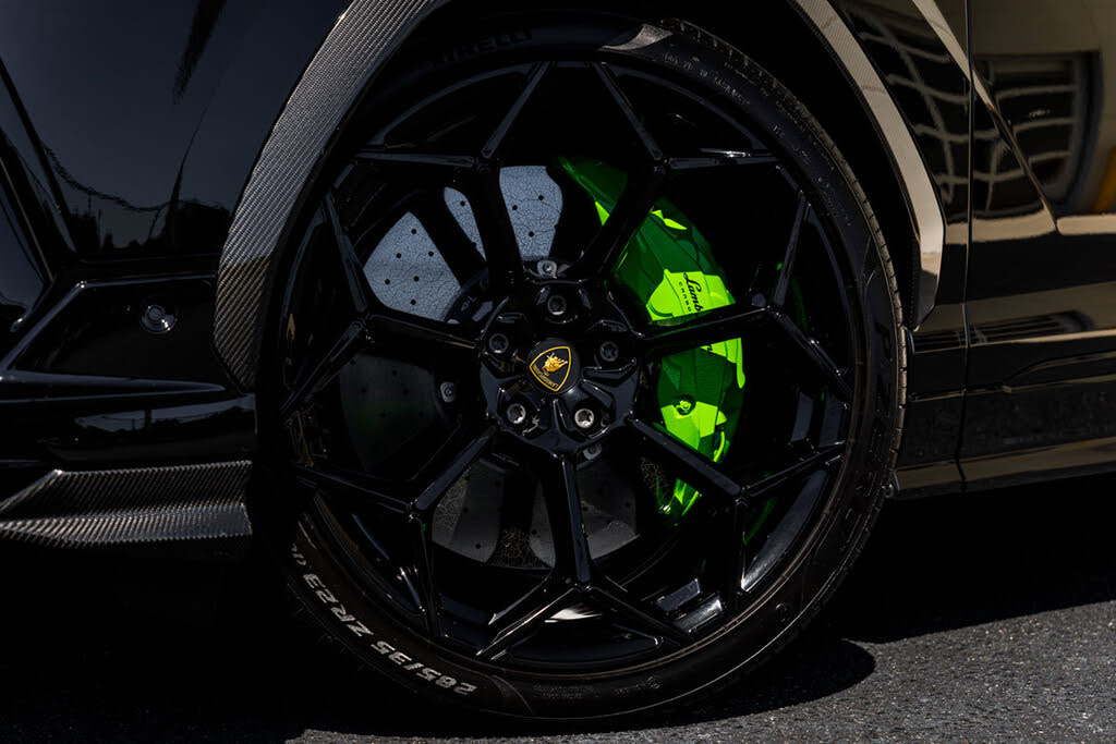 2024 Lamborghini Urus Performante AWD