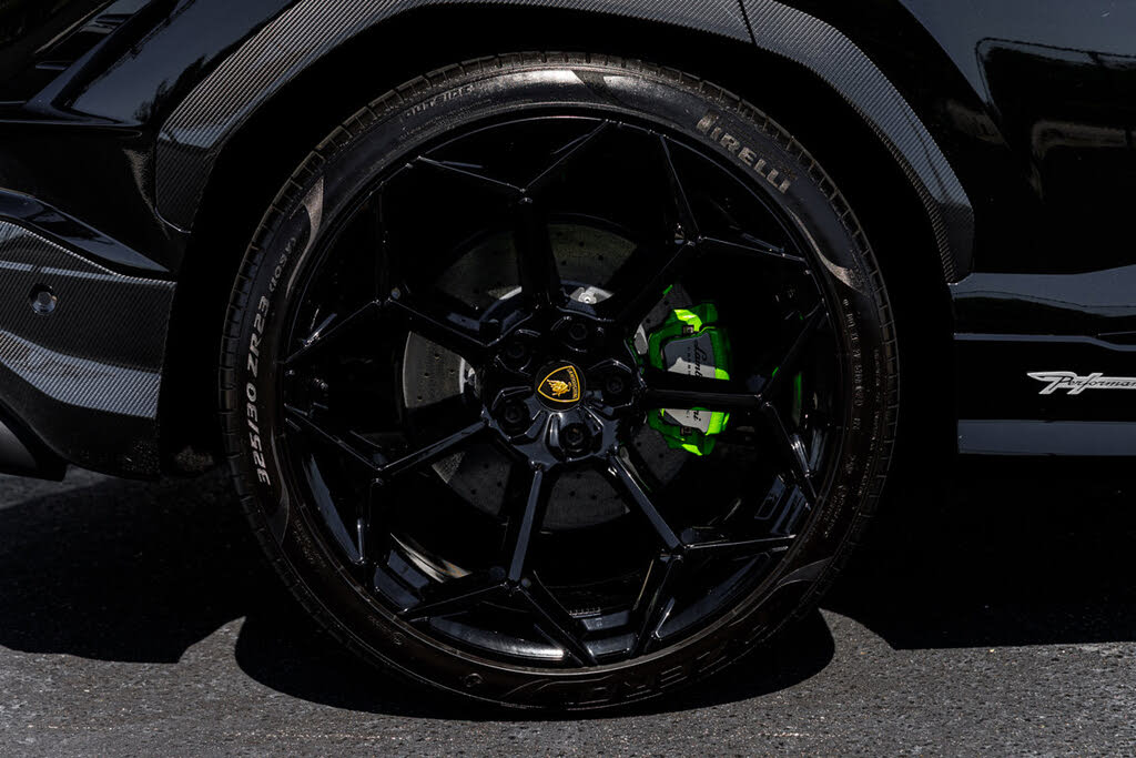 2024 Lamborghini Urus Performante AWD