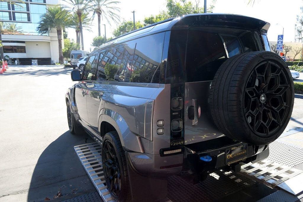 2024 Land Rover Defender 110 P400 X-Dynamic SE AWD