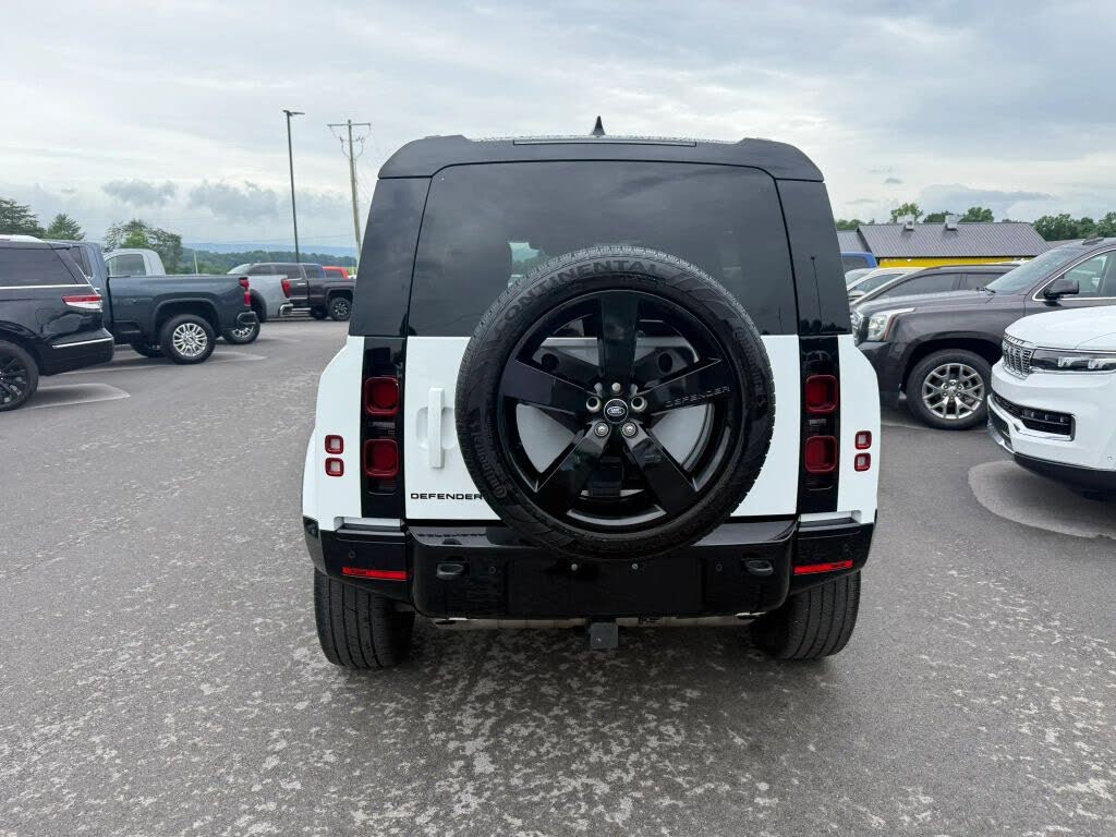 2024 Land Rover Defender 110 P400 X-Dynamic SE AWD