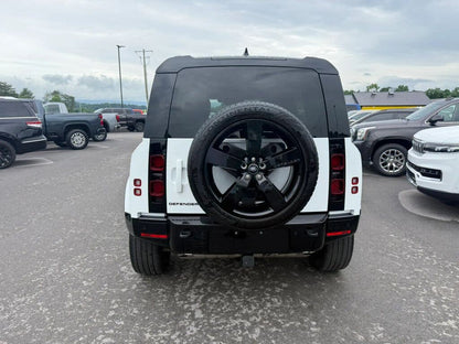 2024 Land Rover Defender 110 P400 X-Dynamic SE AWD