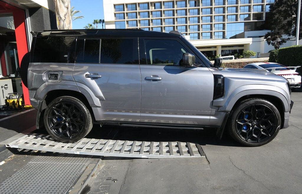 2024 Land Rover Defender 110 P400 X-Dynamic SE AWD