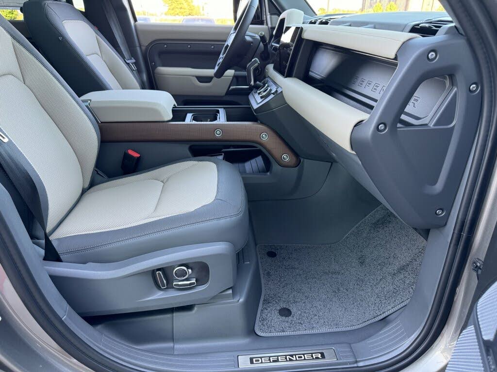 2024 Land Rover Defender 130 P400 X AWD