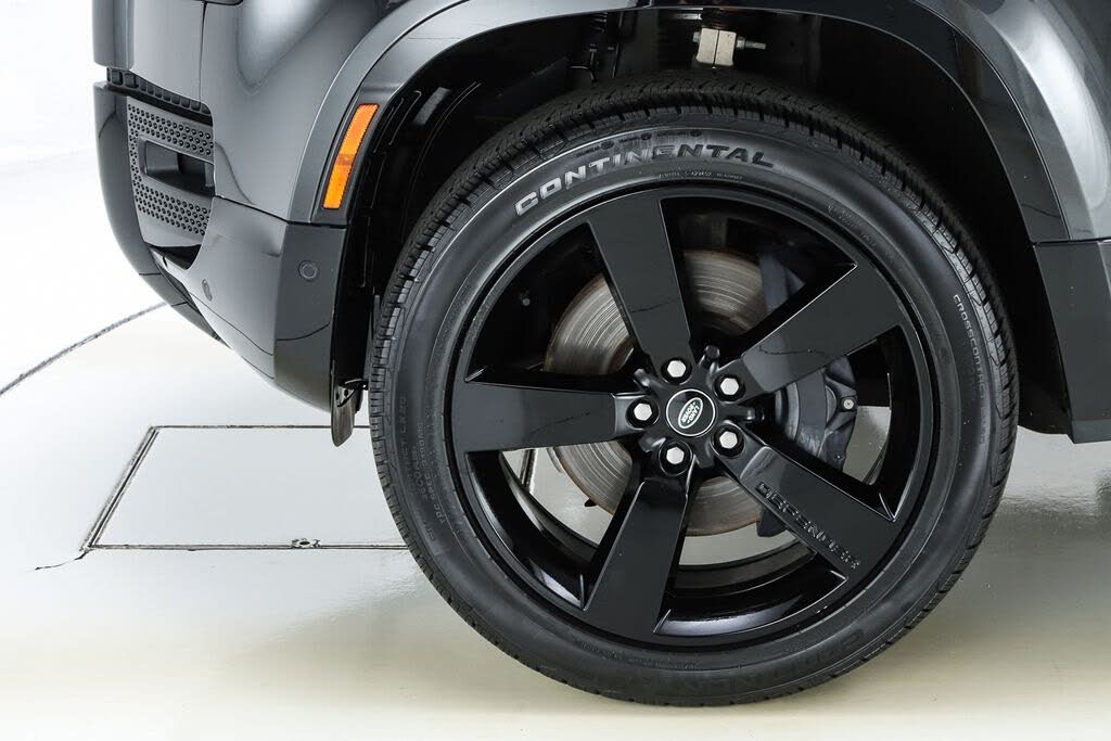 2024 Land Rover Defender 130 P400 X-Dynamic SE AWD